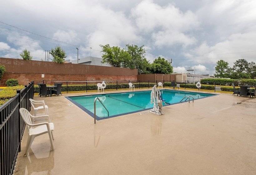 هتل Red Roof Inn & Suites Macon