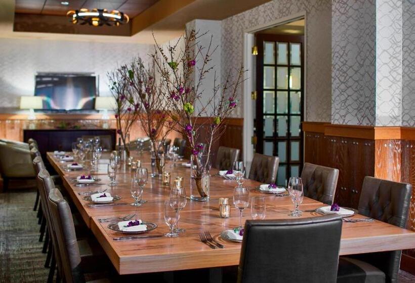 هتل Renaissance Asheville Downtown