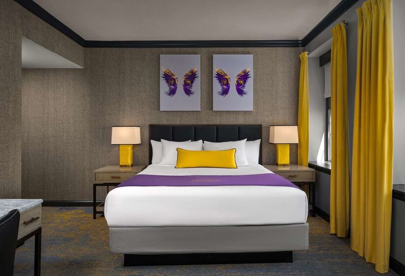 هتل The Admiral, Downtown Historic District