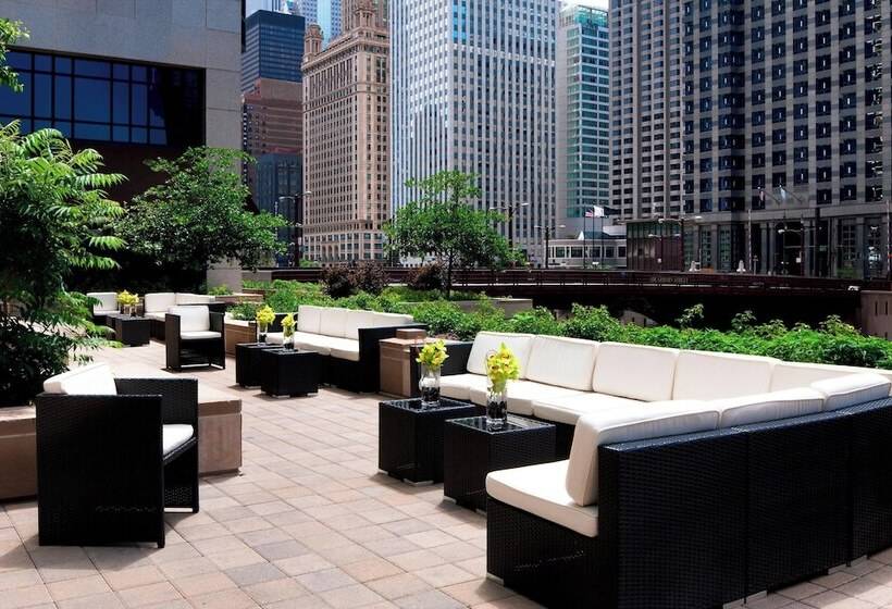 هتل The Westin Chicago River North