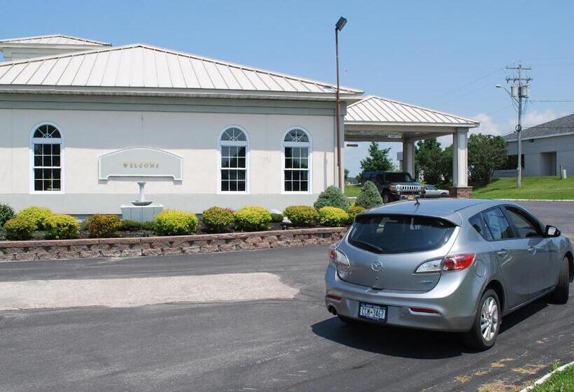 فندق Travelodge By Wyndham Watertown