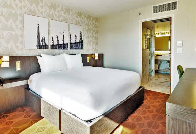 هتل Courtyard by Marriott San Diego Downtown Little Italy