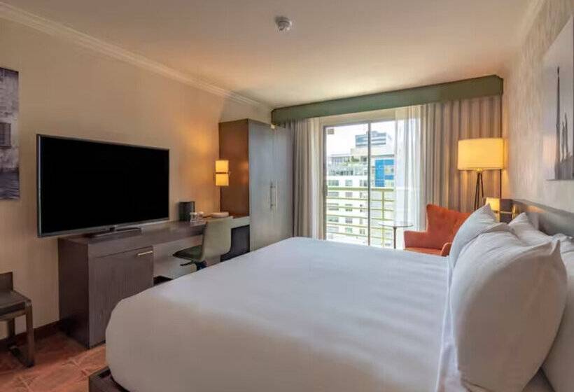 هتل Courtyard by Marriott San Diego Downtown Little Italy