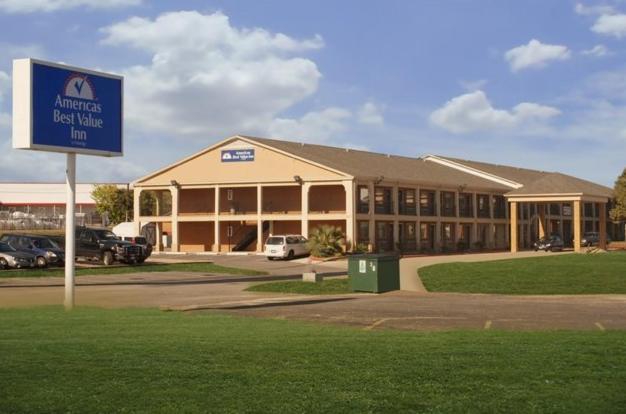 בית מלון כפרי Americas Best Value Inn Waco   Franklin Avenue