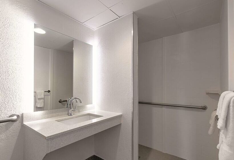 فندق Baymont By Wyndham White Plains  Elmsford