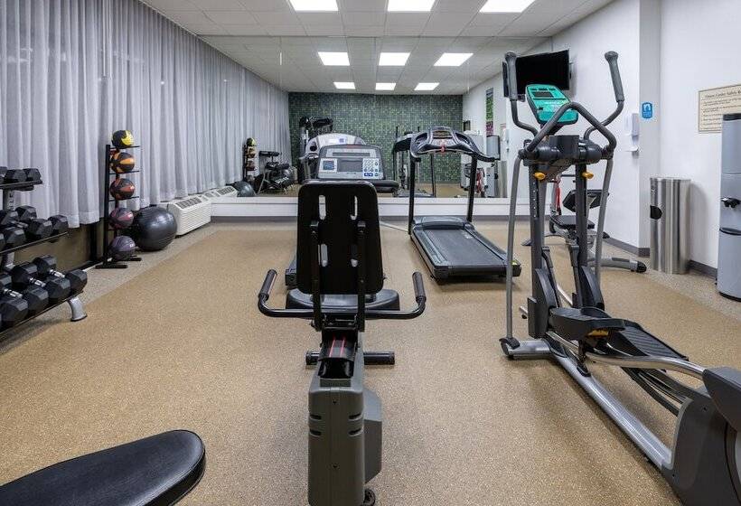 فندق Baymont By Wyndham White Plains  Elmsford