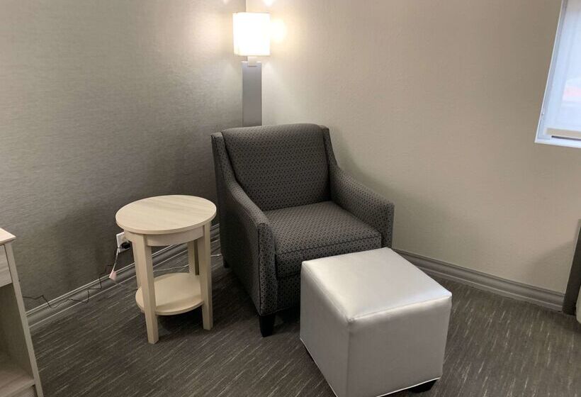 ホテル Best Western Plus Clarks Summit Scranton