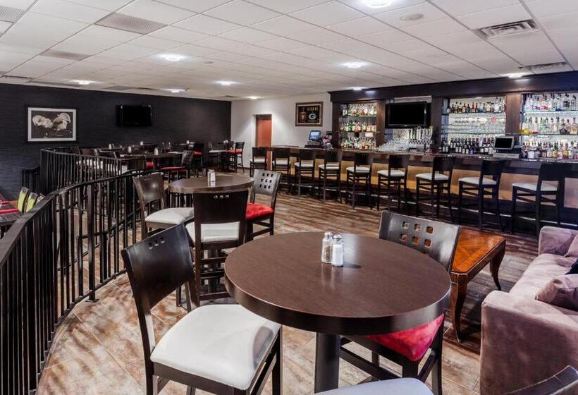 هتل Crowne Plaza Milwaukee South, An Ihg