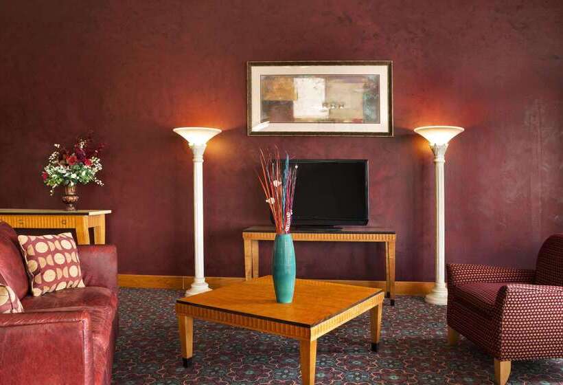 בית מלון כפרי Days Inn By Wyndham Rock Falls