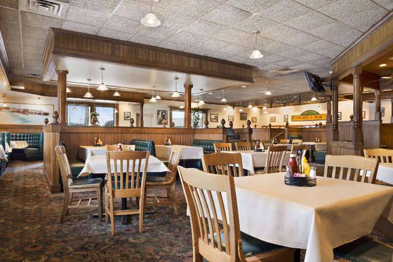 בית מלון כפרי Days Inn By Wyndham Rock Falls