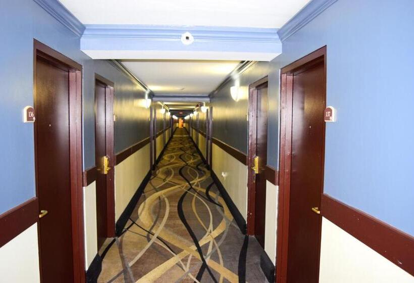 בית מלון כפרי Days Inn By Wyndham Rock Falls
