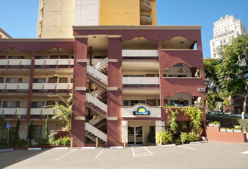هتل Days Inn By Wyndham San Diego/downtown/convention Center