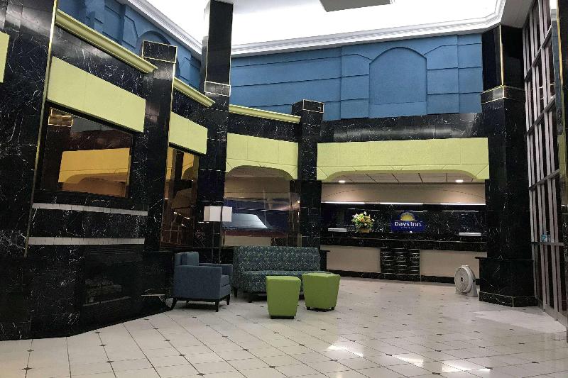 هتل Days Inn By Wyndham Sandusky Cedar Point