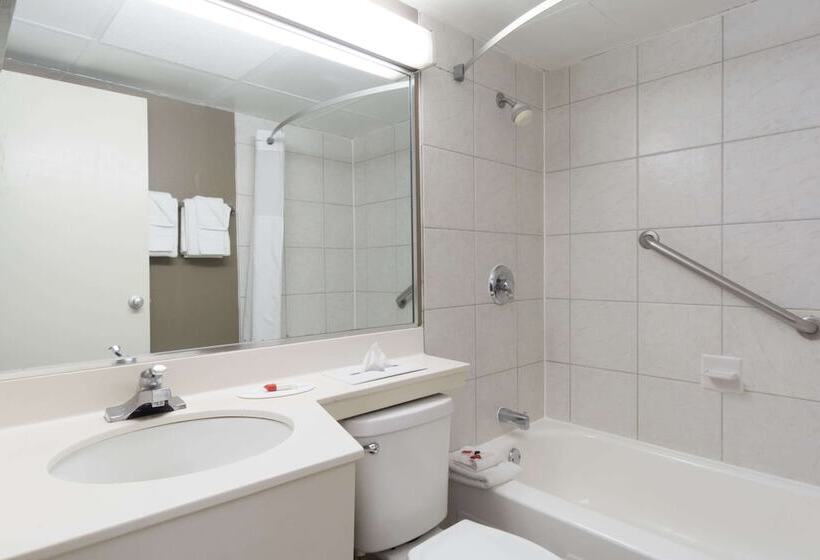 호텔 Days Inn By Wyndham Columbus East Airport