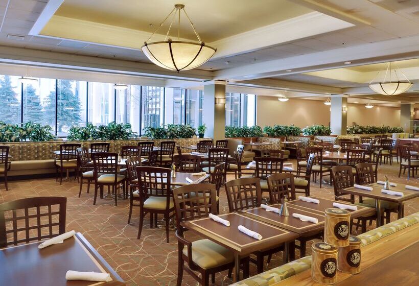 هتل Doubletree By Hilton Omaha Downtown