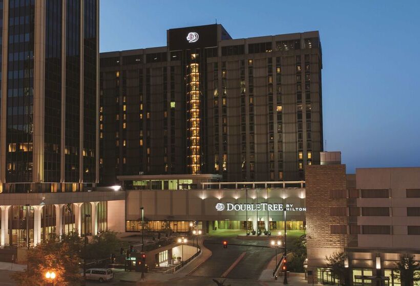 هتل Doubletree By Hilton Omaha Downtown