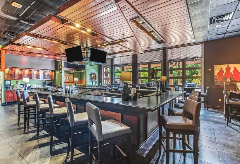 هتل Doubletree By Hilton Columbus