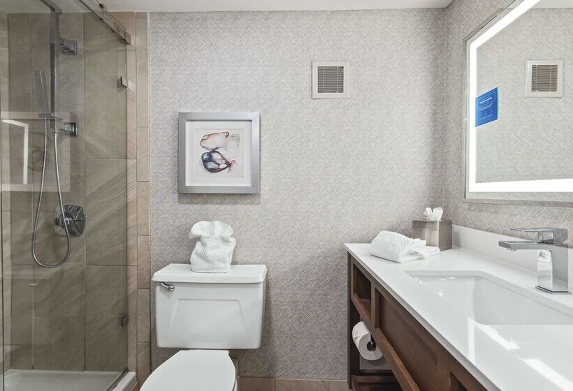 هتل Doubletree By Hilton Columbus