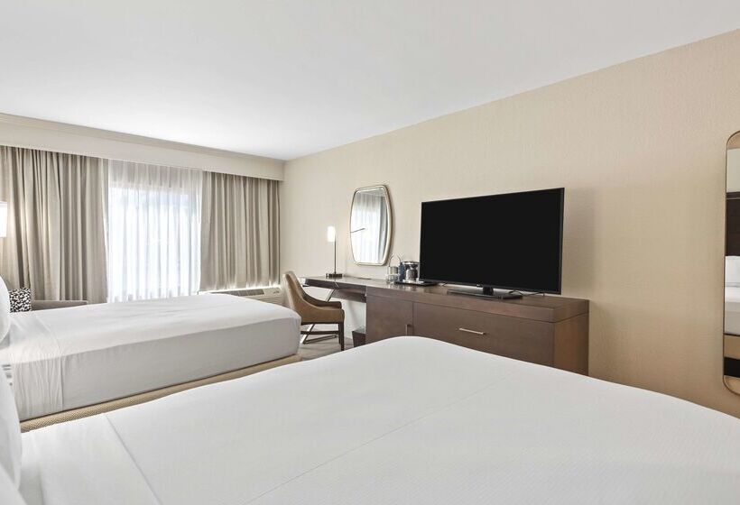 هتل Doubletree By Hilton Columbus