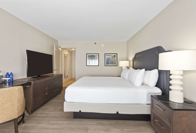 هتل Doubletree By Hilton Columbus