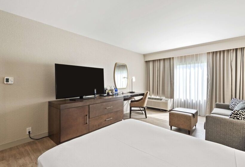 هتل Doubletree By Hilton Columbus