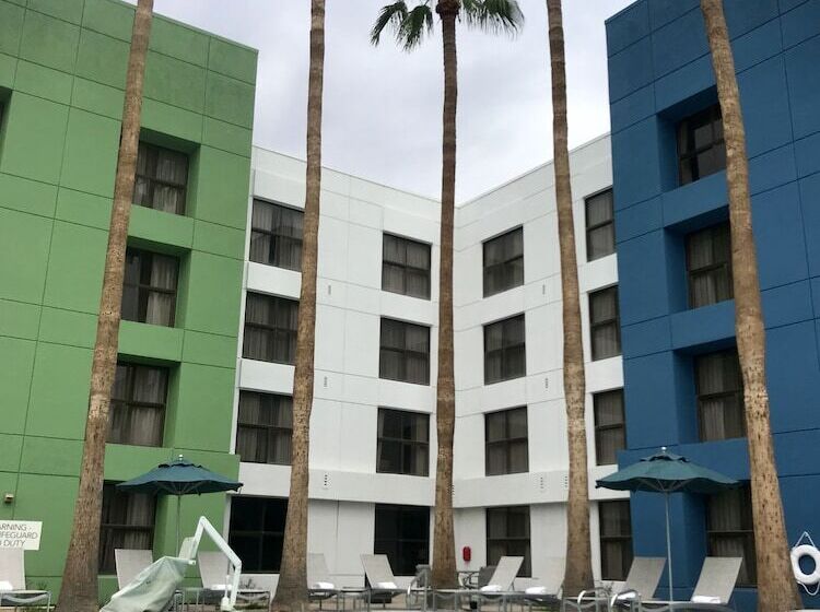 فندق Doubletree By Hilton Phoenix Chandler