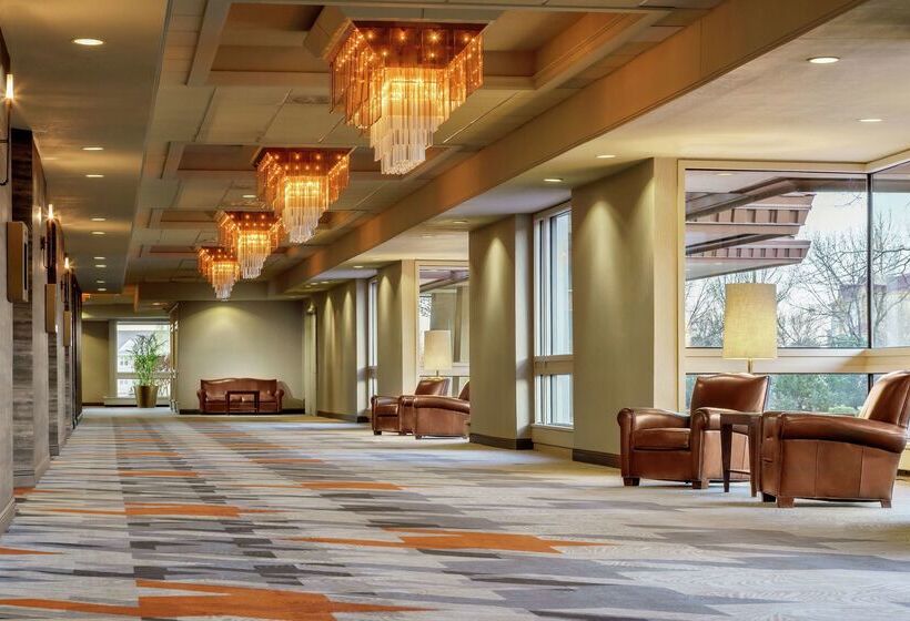 هتل Doubletree By Hilton Colorado Springs