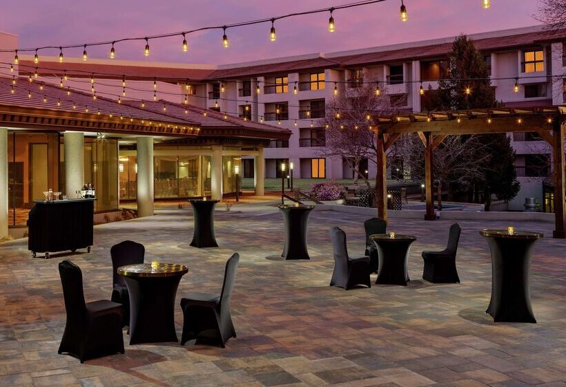 هتل Doubletree By Hilton Colorado Springs