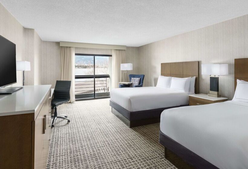 هتل Doubletree By Hilton Colorado Springs
