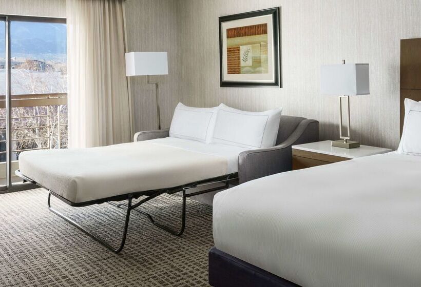 هتل Doubletree By Hilton Colorado Springs