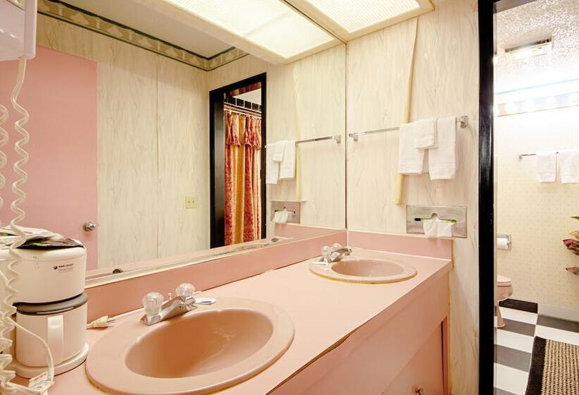 ホテル Economy Inn & Suites