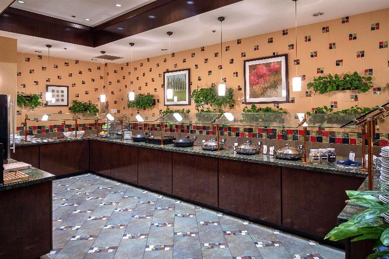 Отель Hilton Sacramento Arden West