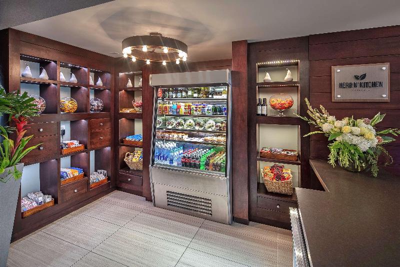 Отель Hilton Sacramento Arden West