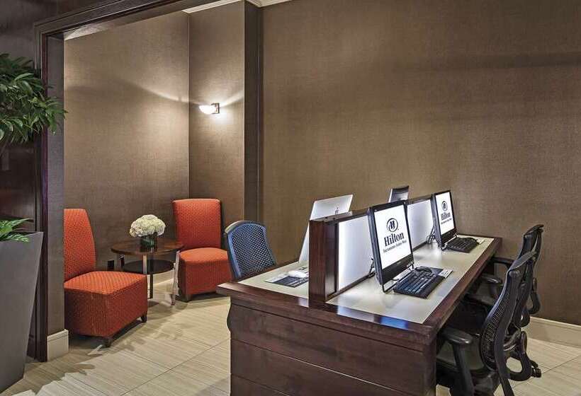 Отель Hilton Sacramento Arden West