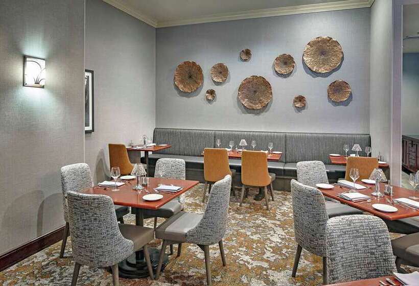 Отель Hilton Sacramento Arden West