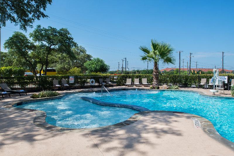 هتل Holiday Inn Express & Suites San Antonio Medical Center North, An Ihg
