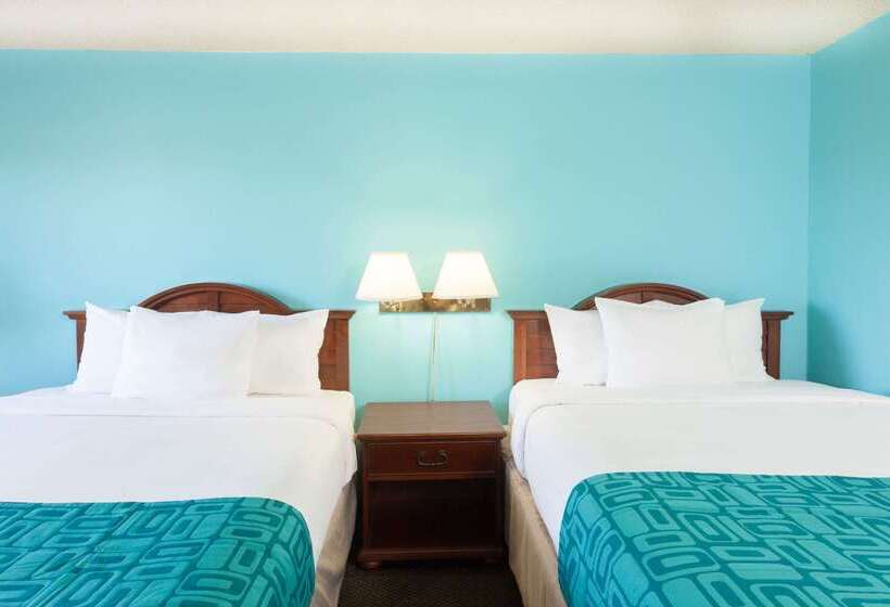 هتل Howard Johnson By Wyndham Yuma
