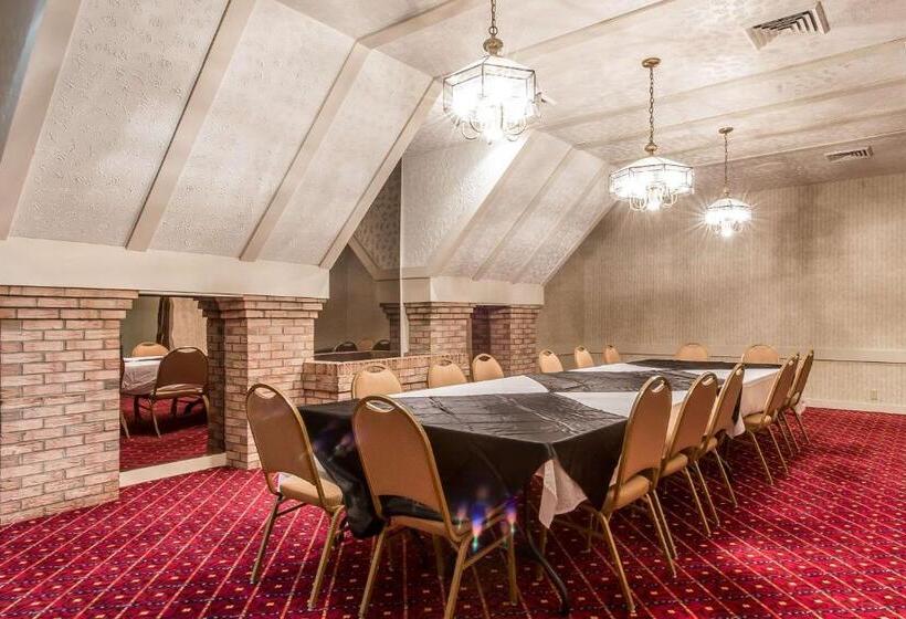 ホテル Quality Inn & Conference Center