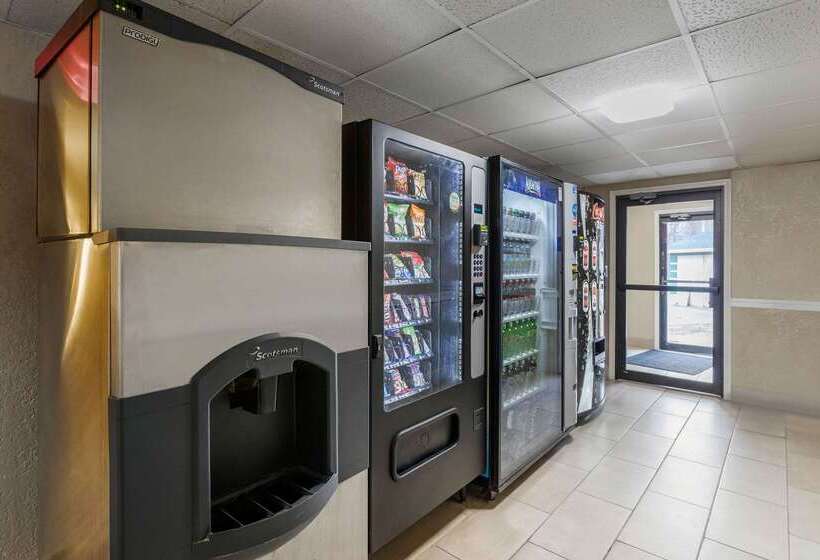 هتل Quality Inn & Suites Des Moines   Merle Hay Road