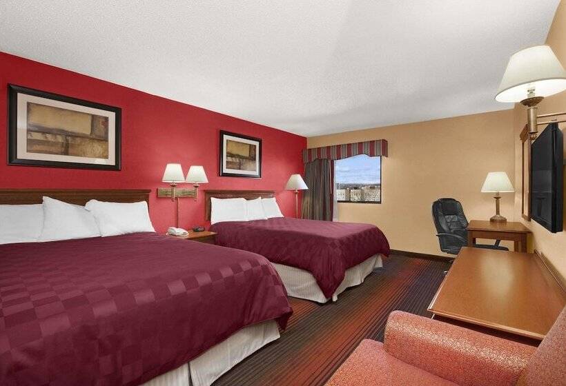 فندق Ramada By Wyndham East Orange