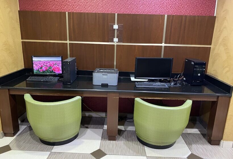 ホテル Ramada By Wyndham Rochelle Park Near Paramus