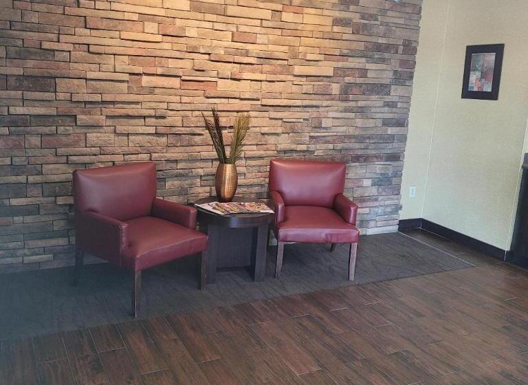 בית מלון כפרי Red Oak Inn Detroit   Southfield