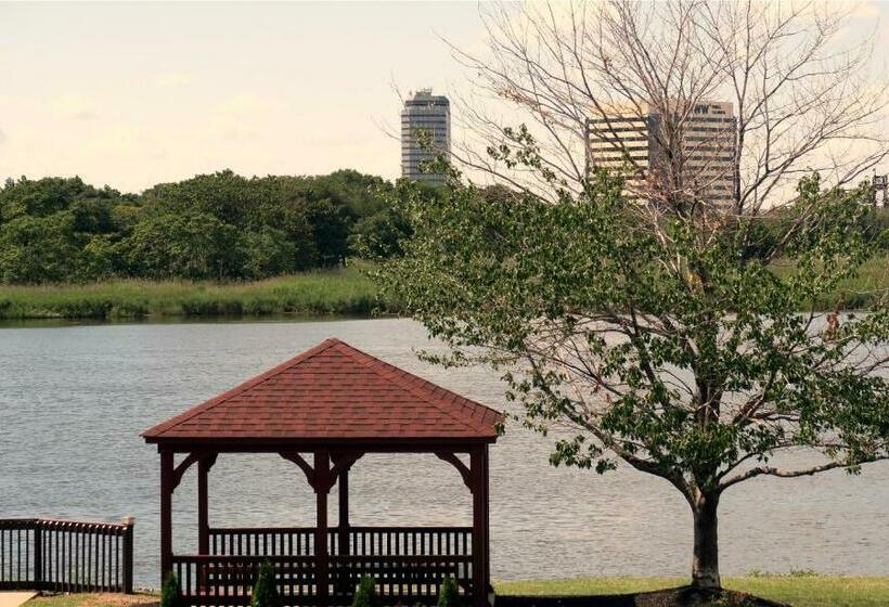 فندق Red Roof Inn Plus+ Secaucus   Meadowlands