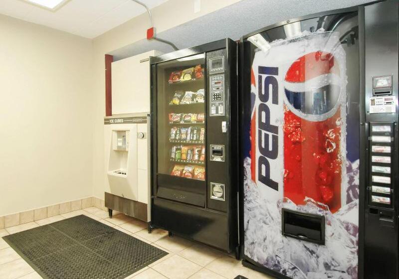 فندق Red Roof Inn Utica