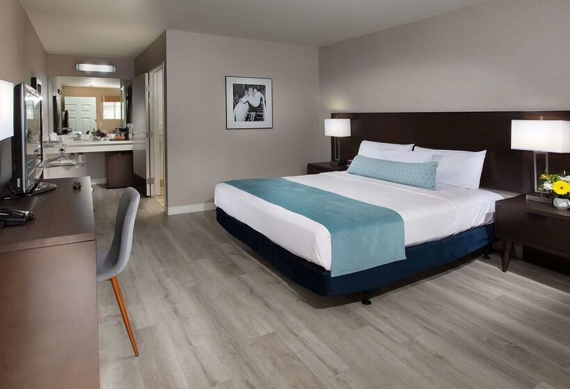 هتل Safari Inn, A Coast