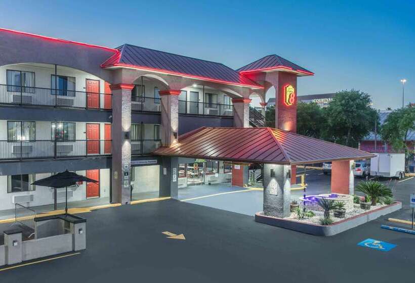 هتل Super 8 By Wyndham Austin University/downtown Area