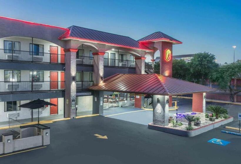 هتل Super 8 By Wyndham Austin University/downtown Area