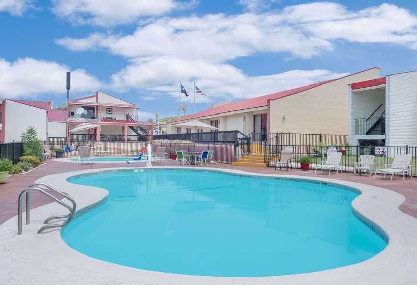 ホテル Super 8 By Wyndham Kerrville Tx