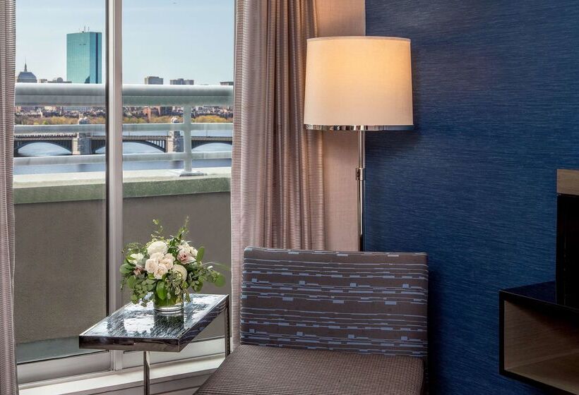 هتل The Royal Sonesta Boston