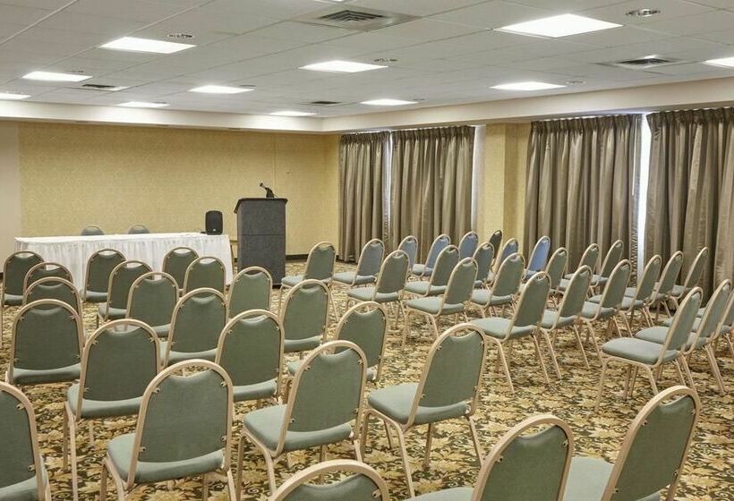 هتل Madison Plaza